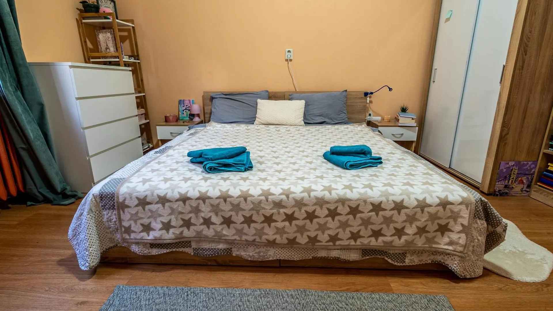 Апартаменты Charming Central Retreat София
