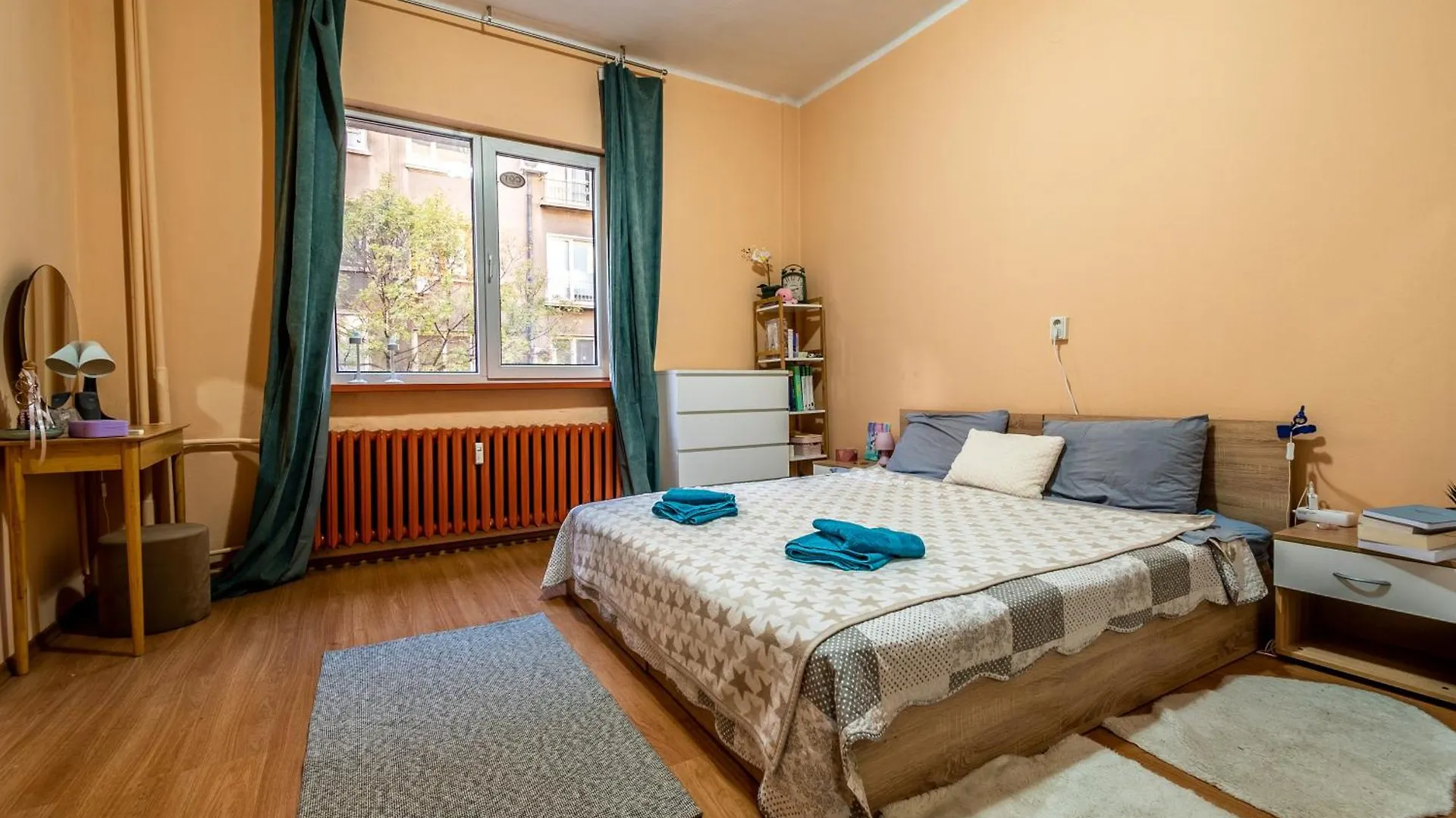 Charming Central Retreat София Апартаменты