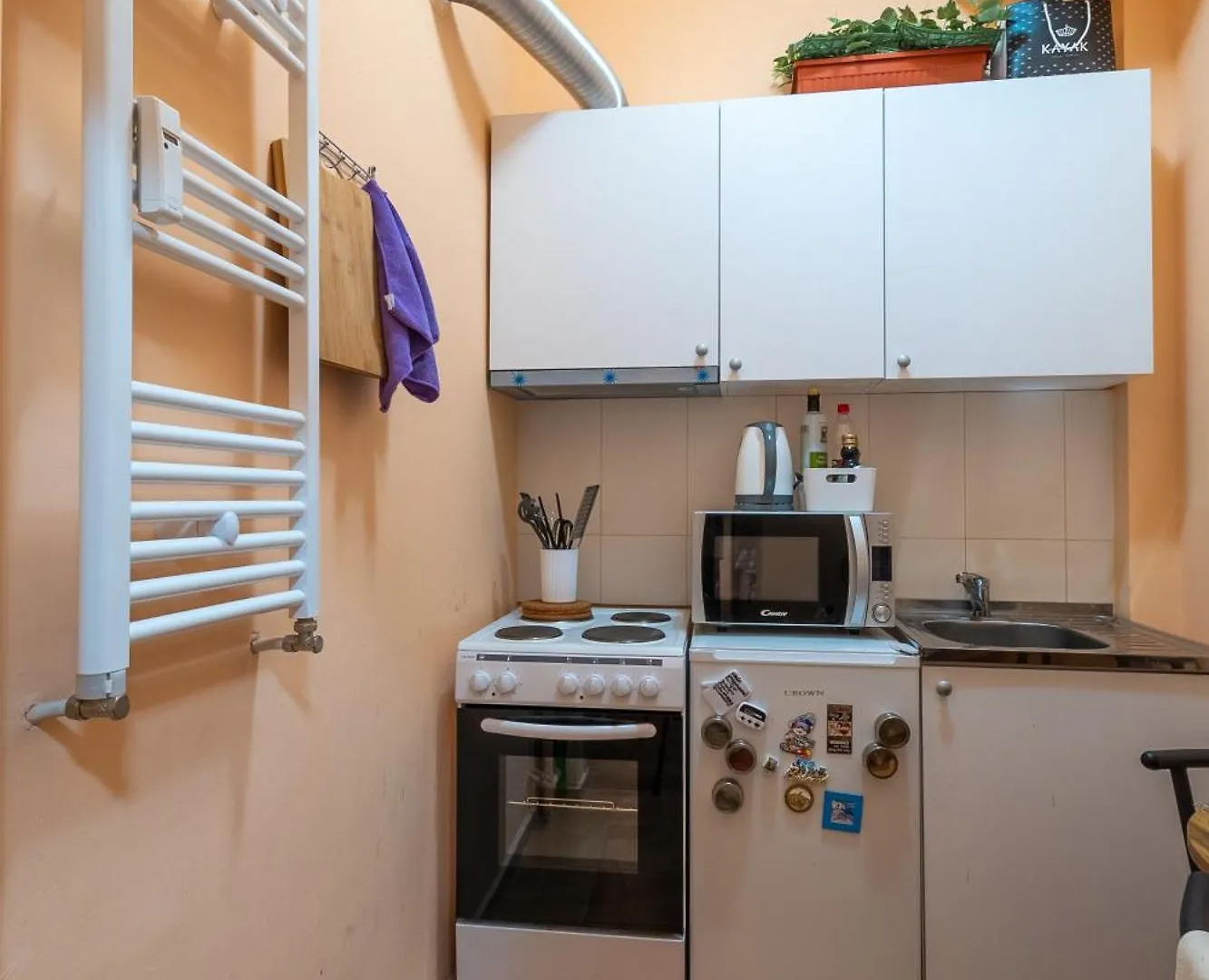 Charming Central Retreat София